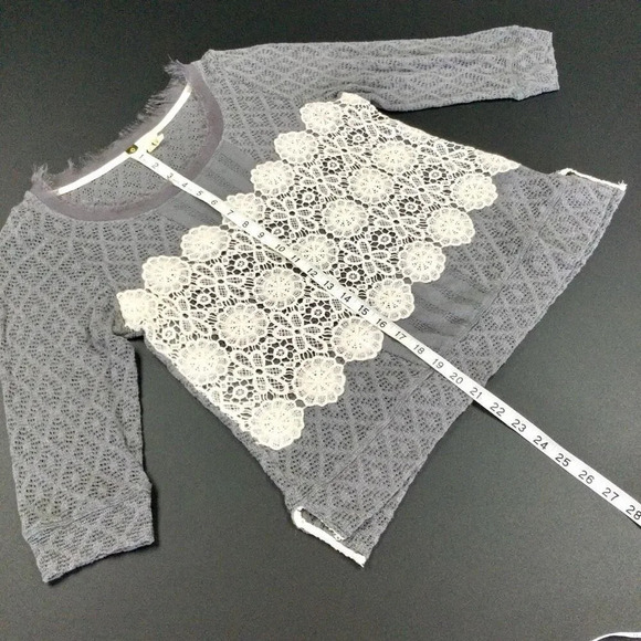 Meadow Rue Womens Gray Cream Knit Crochet Round Neck 3/4 Sleeve Top Size Medium - Picture 6 of 10